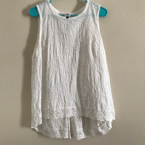 Cabi Gemma Eyelet Sleeveless Top - Picture 1 of 5